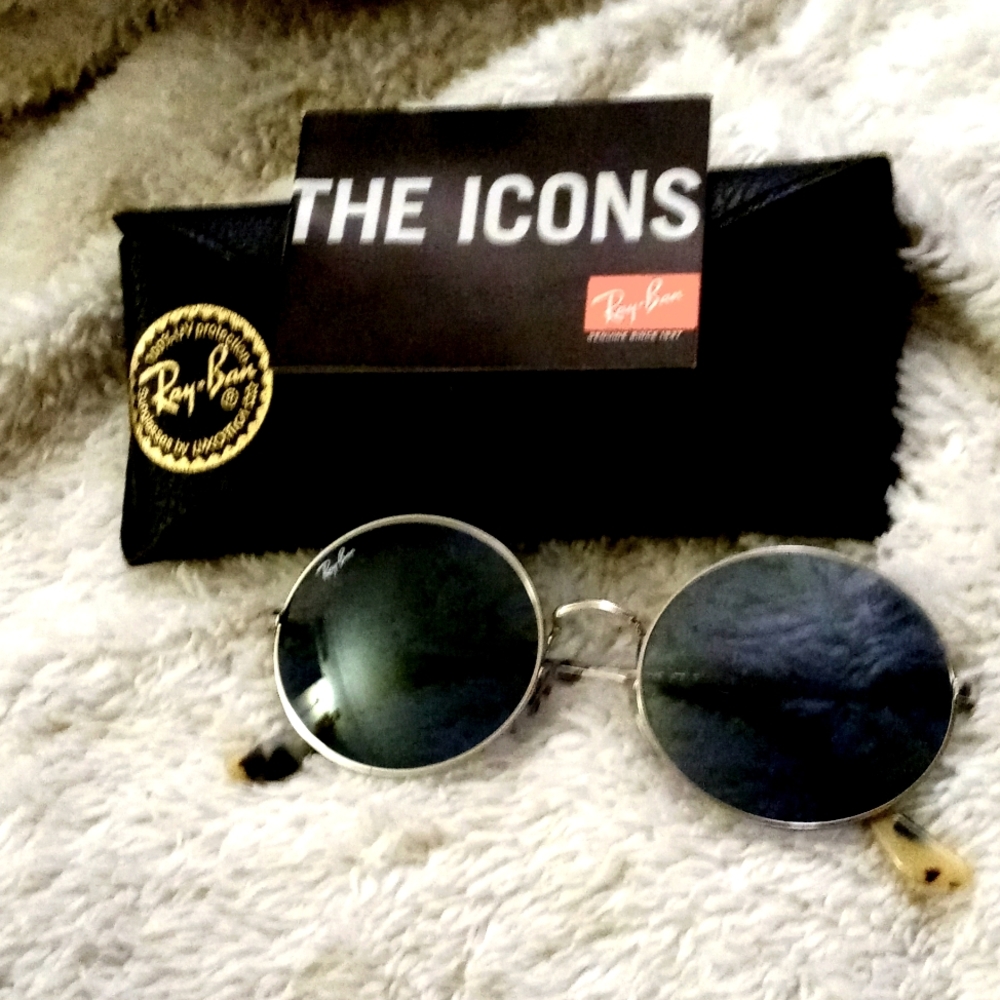 Got new sun glasses for my bday. Comes in case. Never wore them.